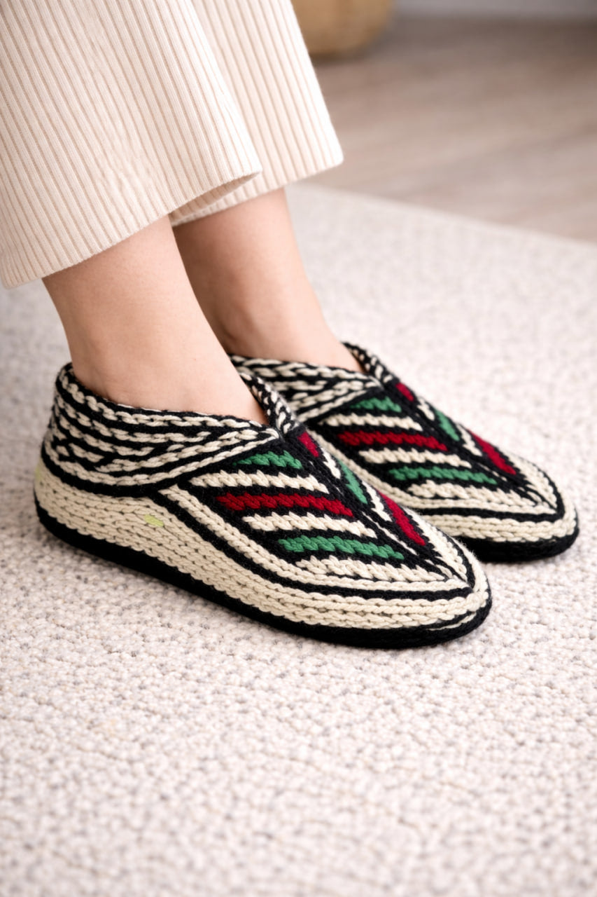 Handmade Wool Slippers – Limited Pattern Edition Model 1 "Chevron Pattern"
