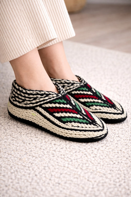 Handmade Wool Slippers – Limited Pattern Edition Model 1 "Chevron Pattern"