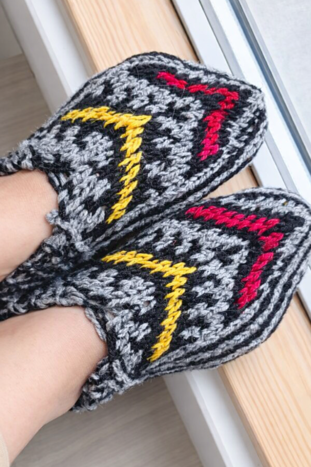 Handmade Wool Slippers – Limited Pattern Edition Model 10 "Gray"