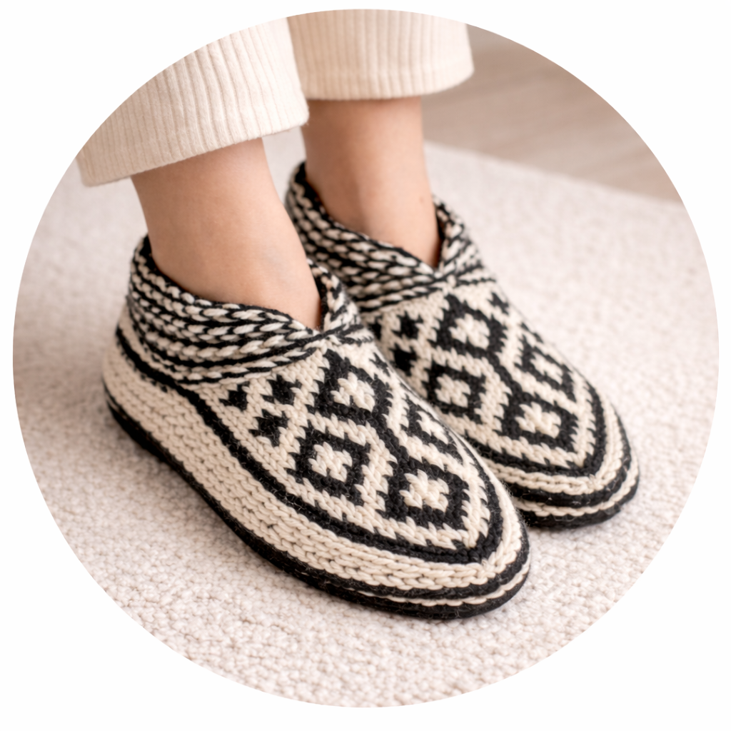 Handmade Wool Slippers – Limited Pattern Edition Model 4 "Diamond"